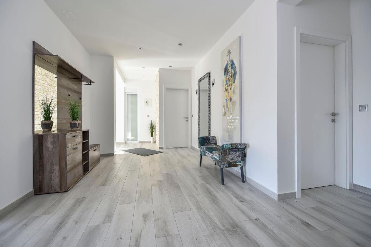Moderner Bungalow mit Meerblick Lun  Exterior foto