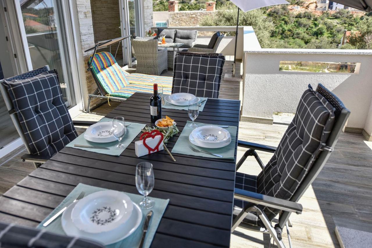 Moderner Bungalow mit Meerblick Lun  Exterior foto