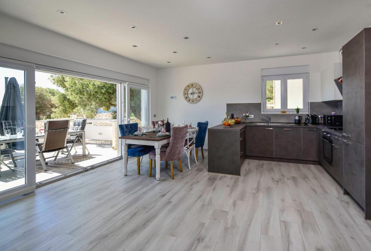Moderner Bungalow mit Meerblick Lun  Exterior foto