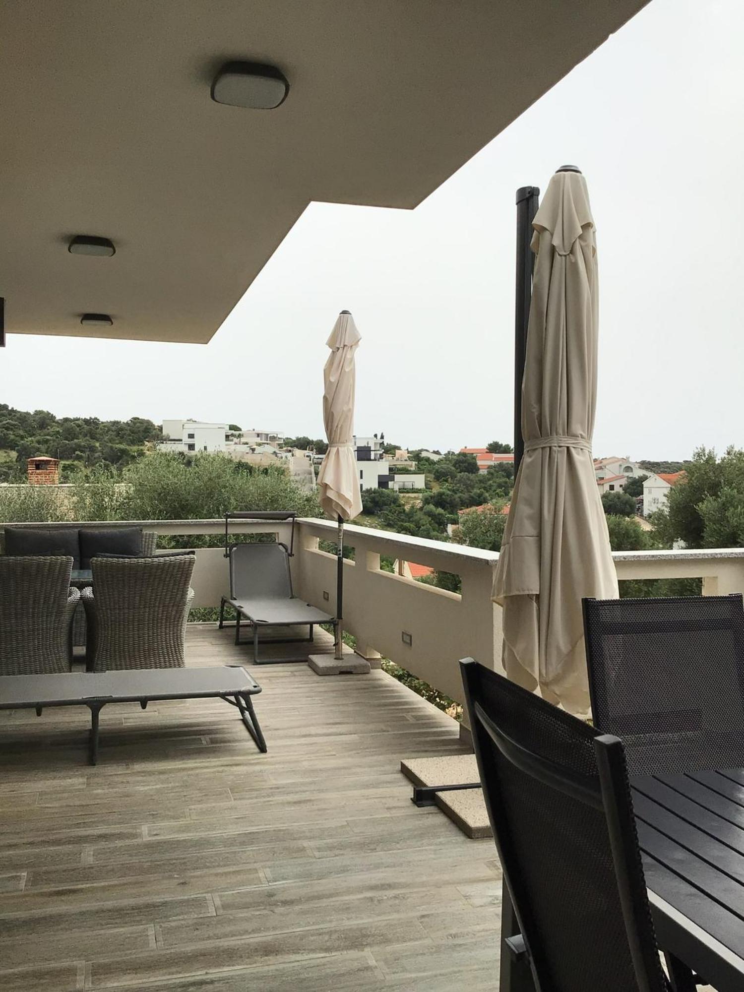 Moderner Bungalow mit Meerblick Lun  Exterior foto